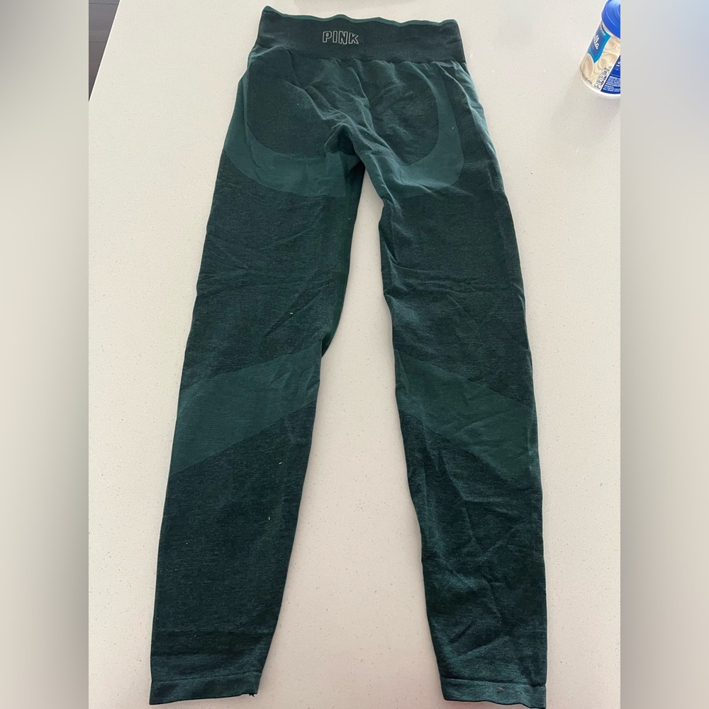 Green PINK leggings, size S/M, good condition.